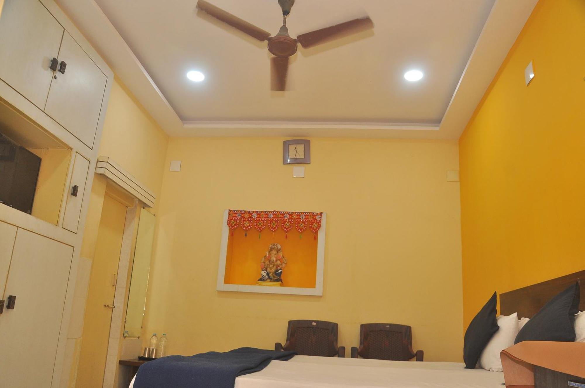 Chitrakut Bungalows Дварка Экстерьер фото