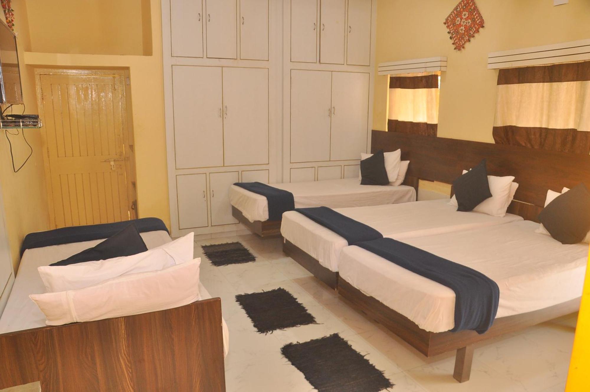 Chitrakut Bungalows Дварка Экстерьер фото