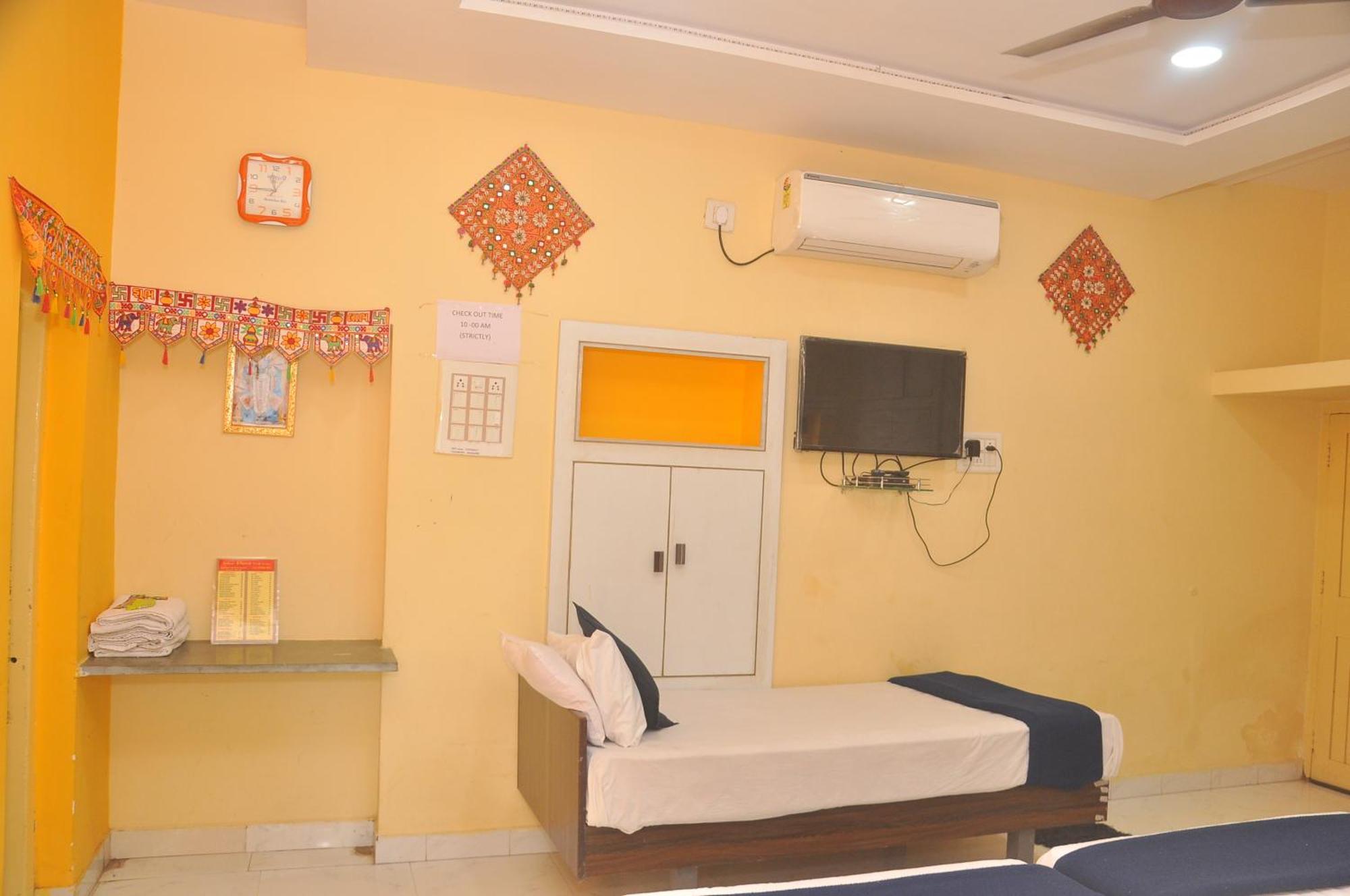 Chitrakut Bungalows Дварка Экстерьер фото